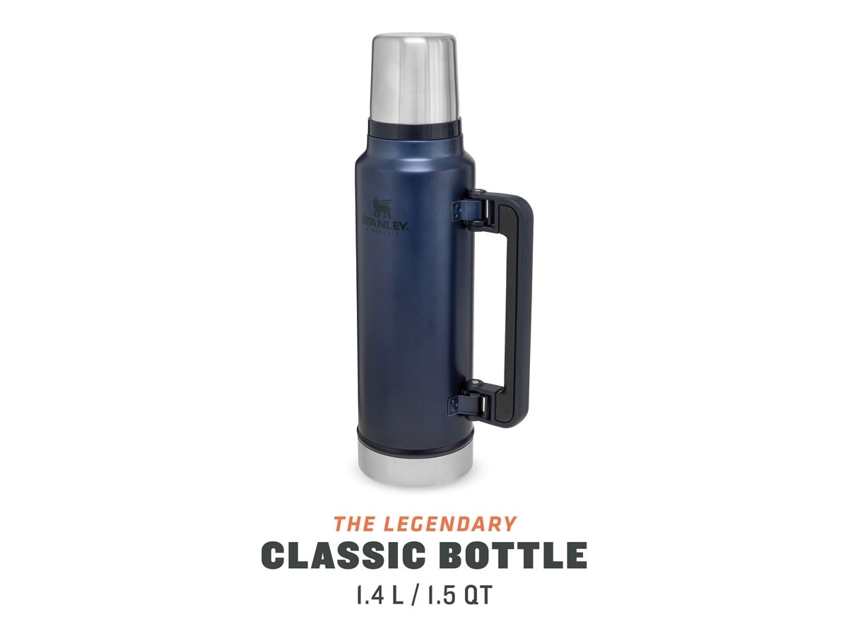 https://www.officinacoltelli.it/30759/stanley-classic-legendary-bottle-large-15qt-14l-nightfall.jpg